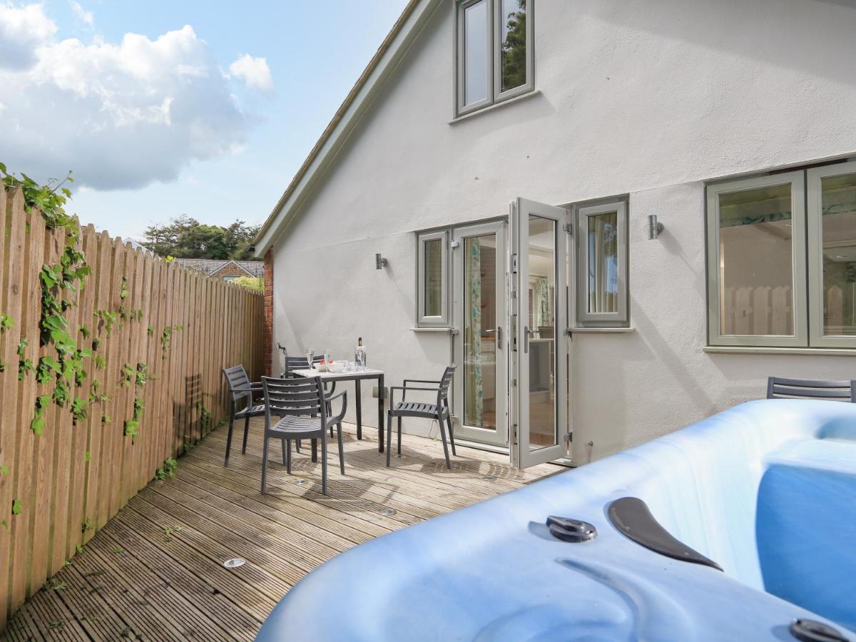 Keepers Lodge, Hillfield Village Дартмут Екстер'єр фото